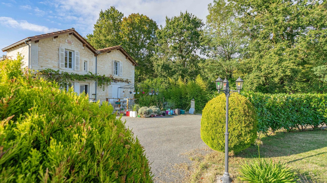 Photo of Outdoor in Saint-Simon-de-Bordes
