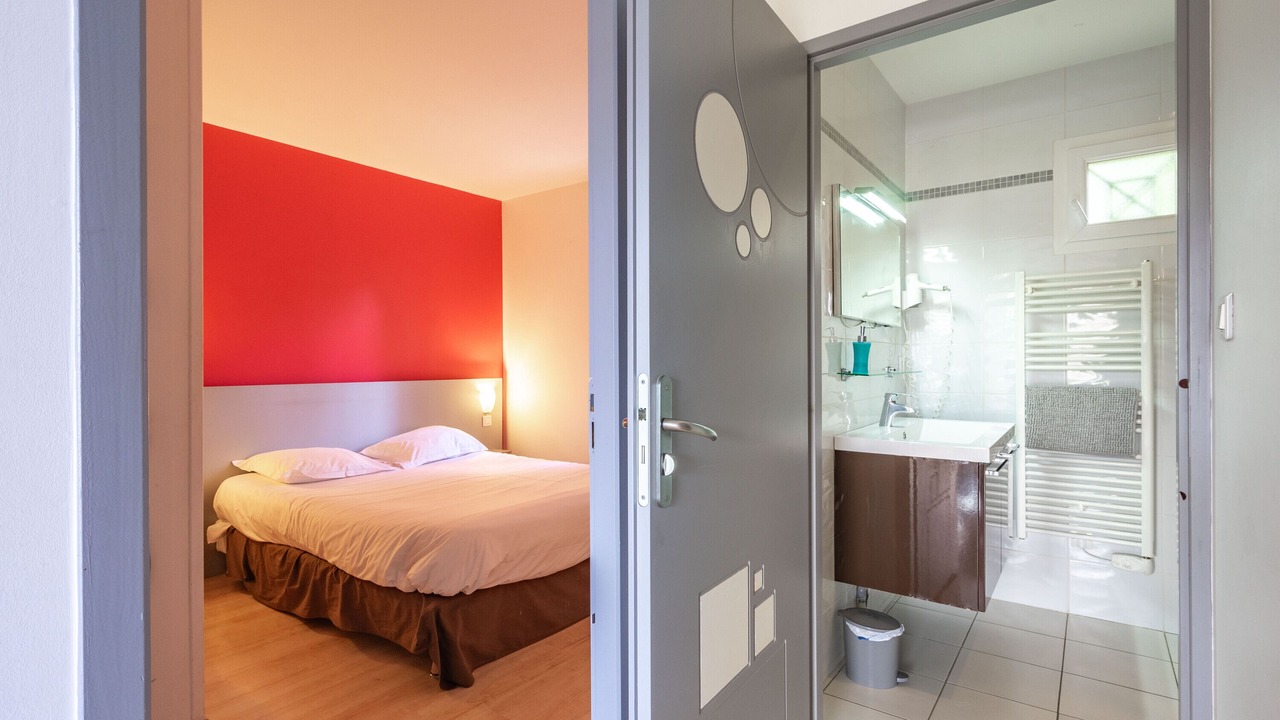 Photo of Bedroom in Saint-Simon-de-Bordes