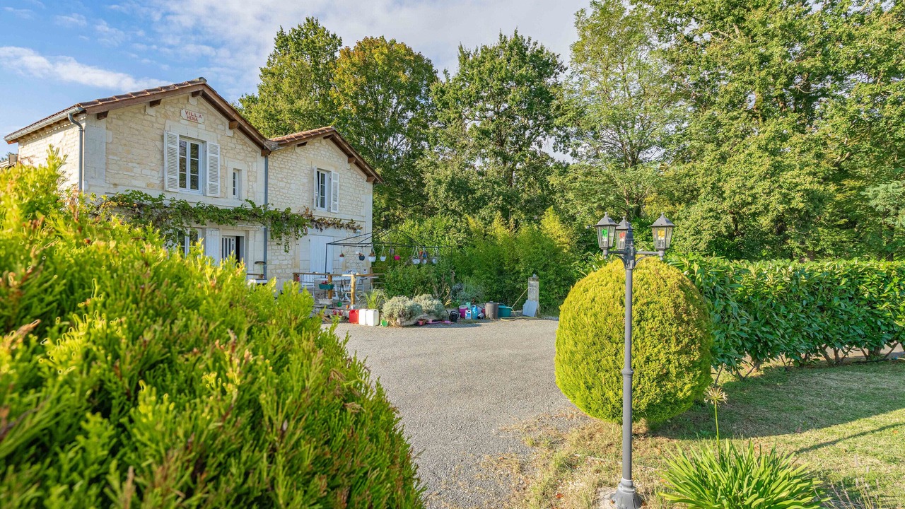 Photo of Outdoor in Saint-Simon-de-Bordes