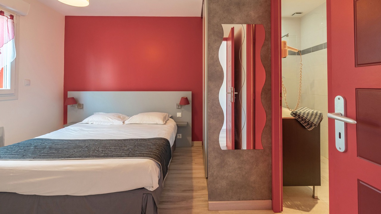Photo of Bedroom in Saint-Simon-de-Bordes