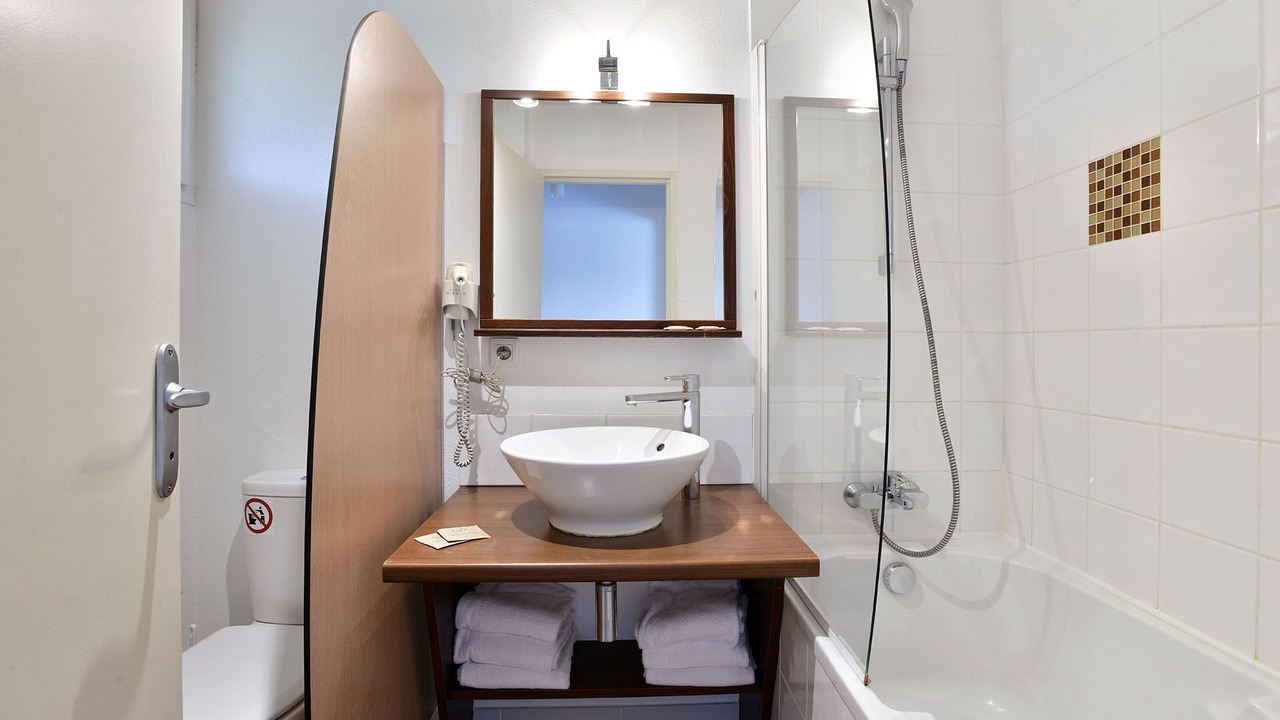 Photo of Bathroom in Lagord