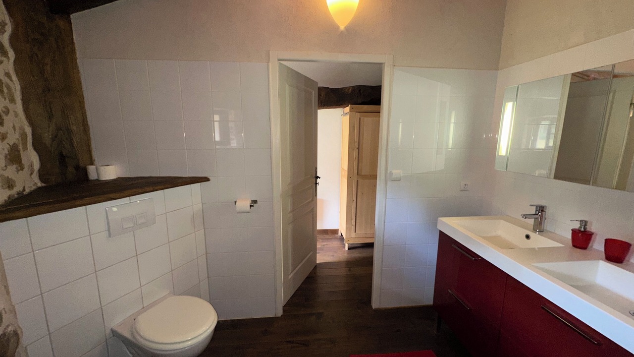 Photo of Bathroom in Montbron