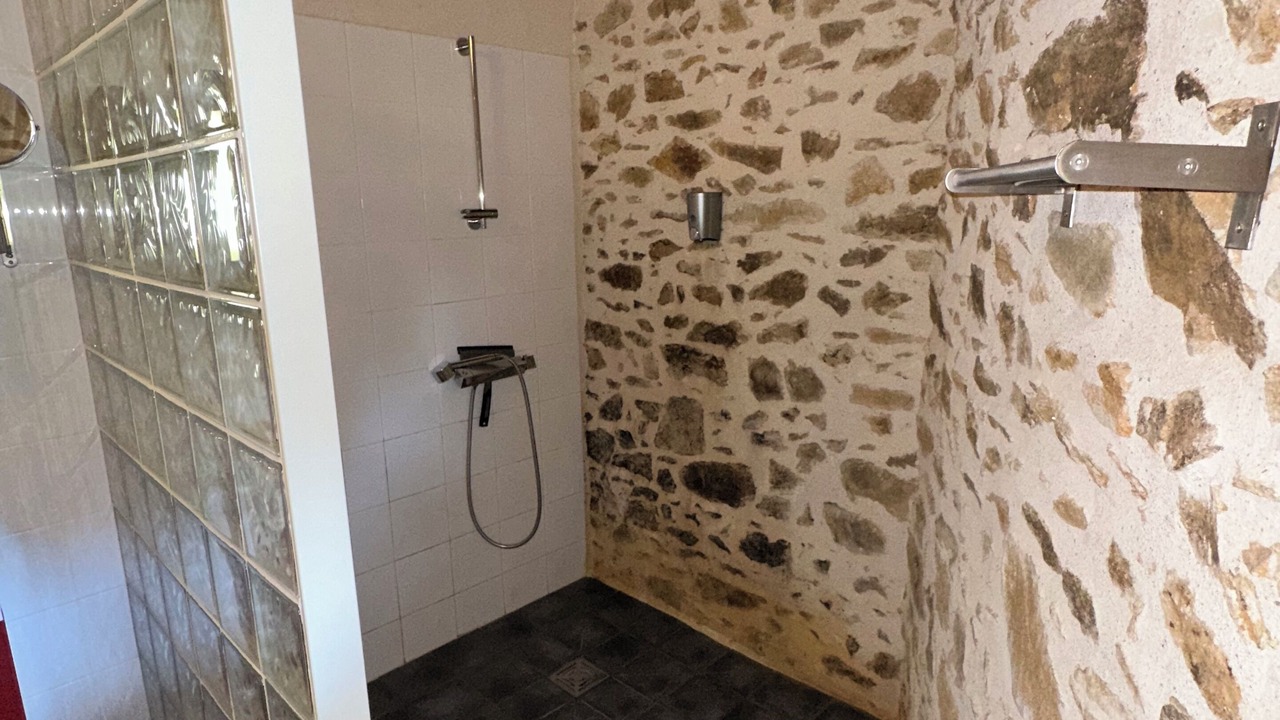 Photo of Bathroom in Montbron