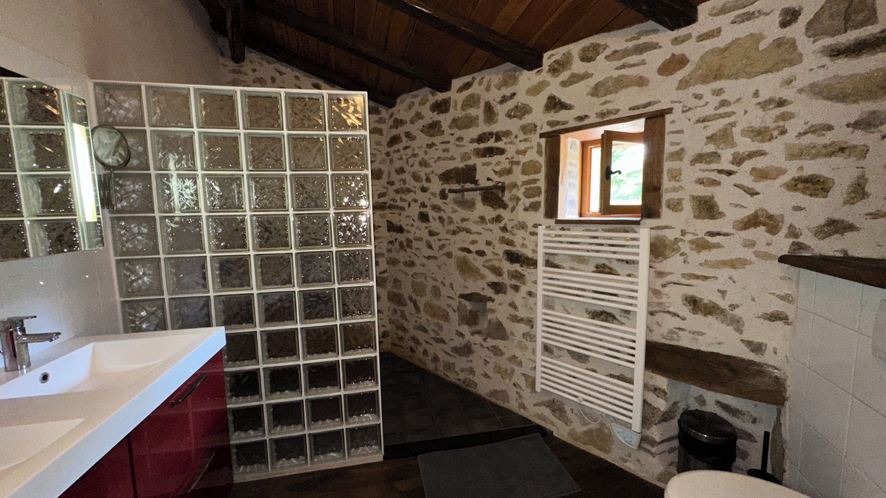 Photo of Bathroom in Montbron