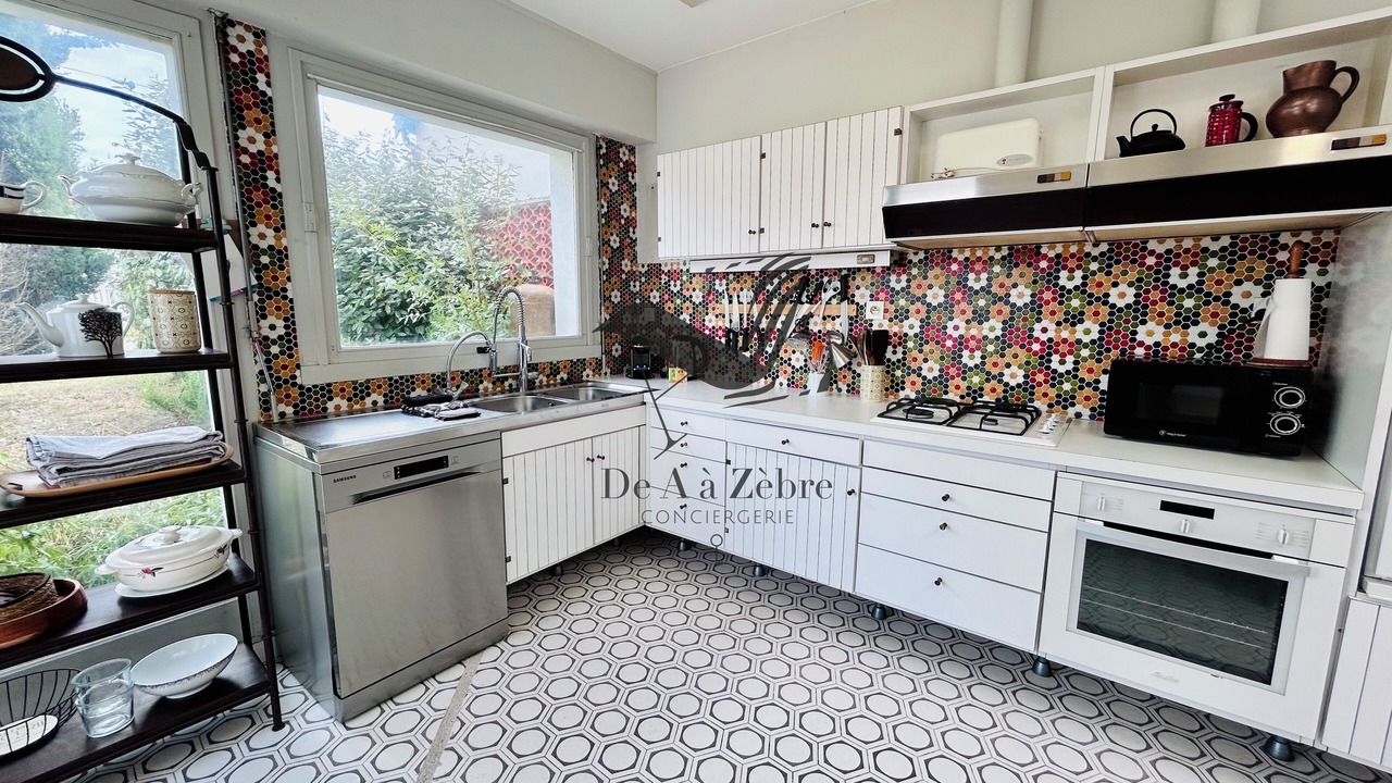 Photo of Kitchen in Port-des-Barques