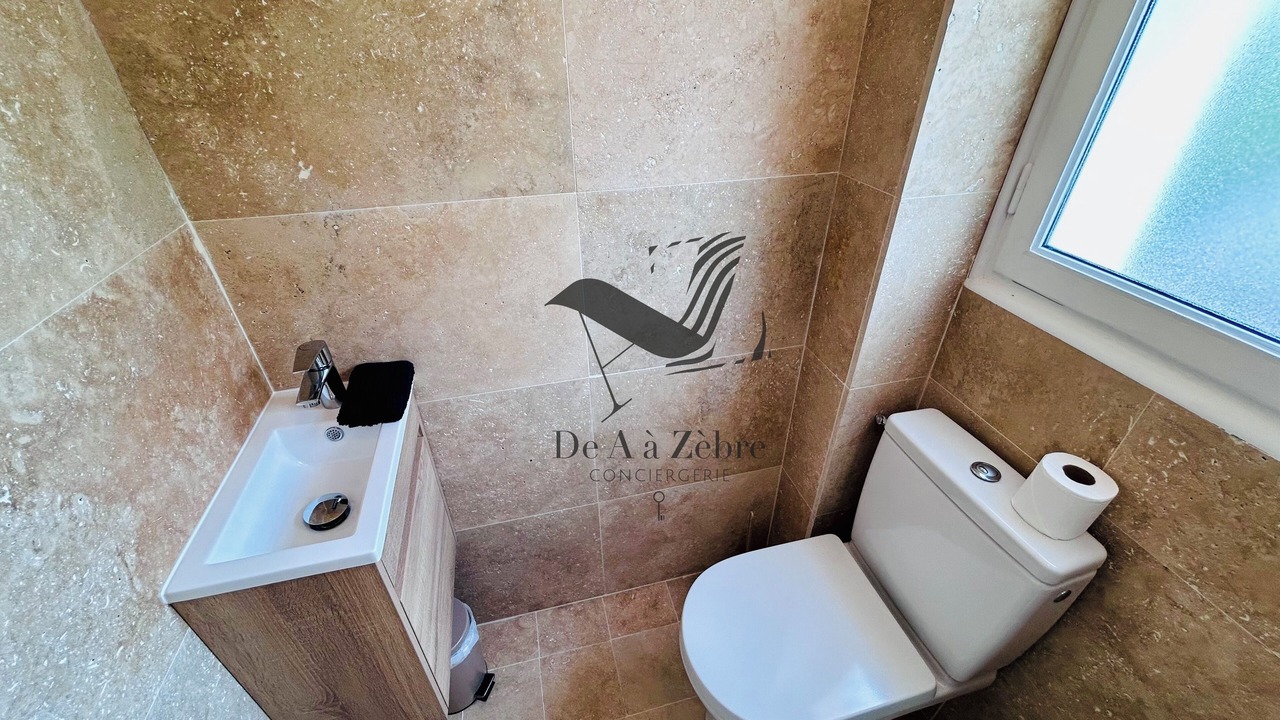 Photo of Bathroom in Port-des-Barques