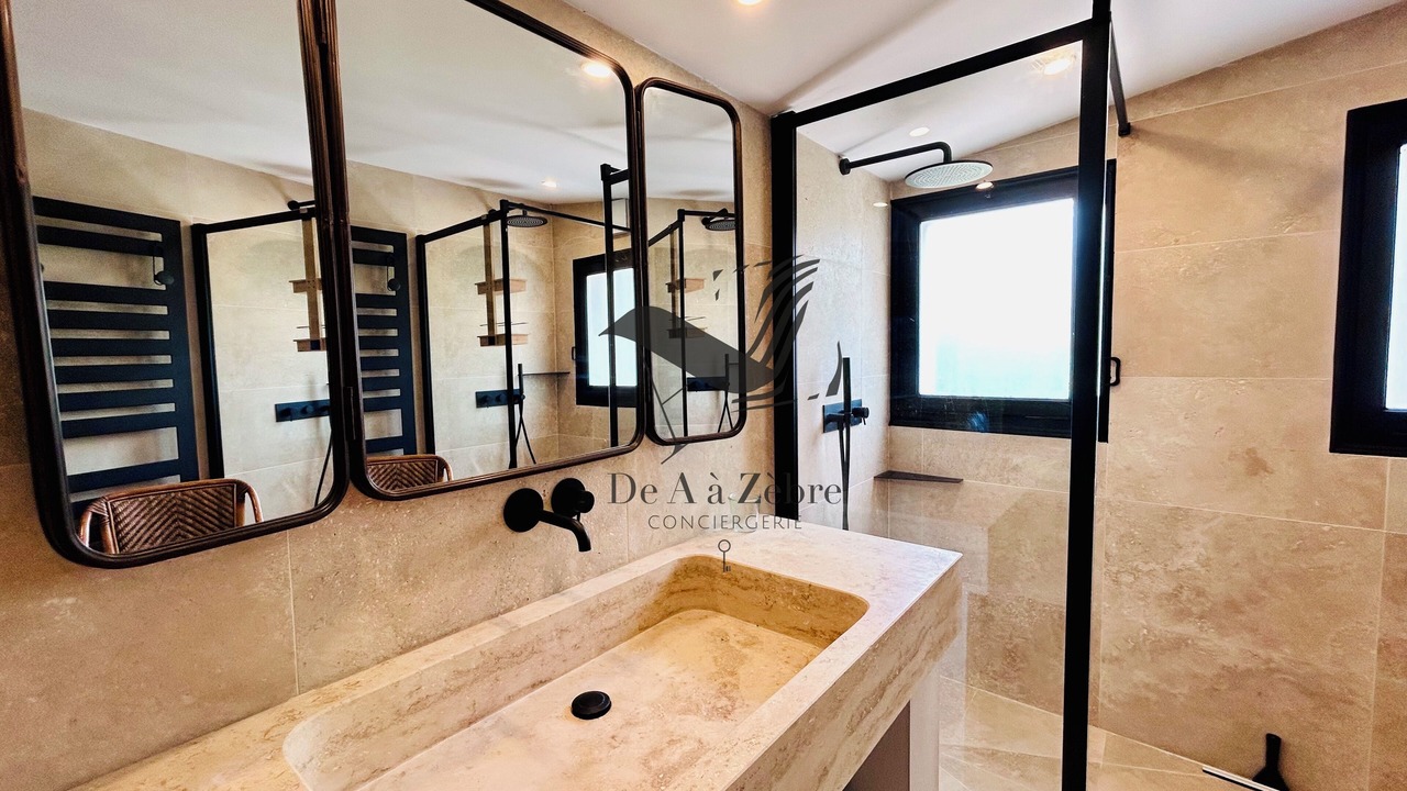Photo of Bathroom in Port-des-Barques