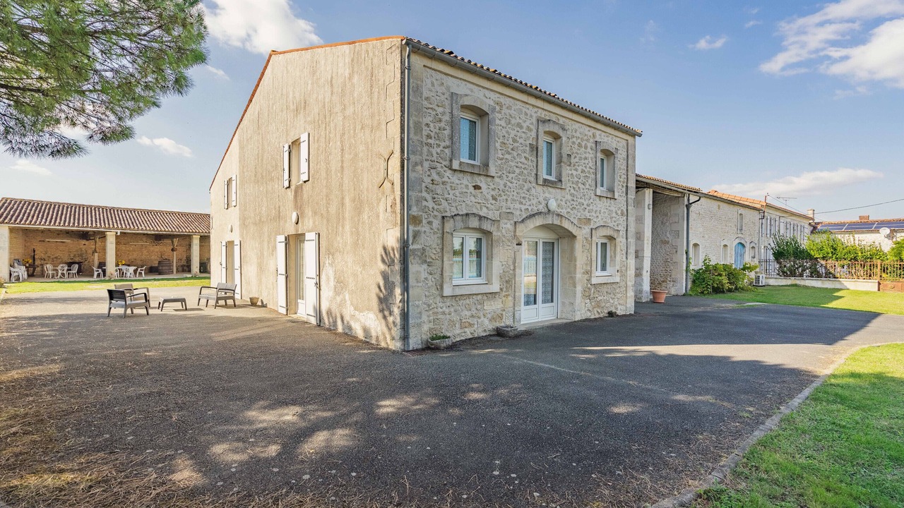 Photo of Outdoor in La Gripperie-Saint-Symphorien