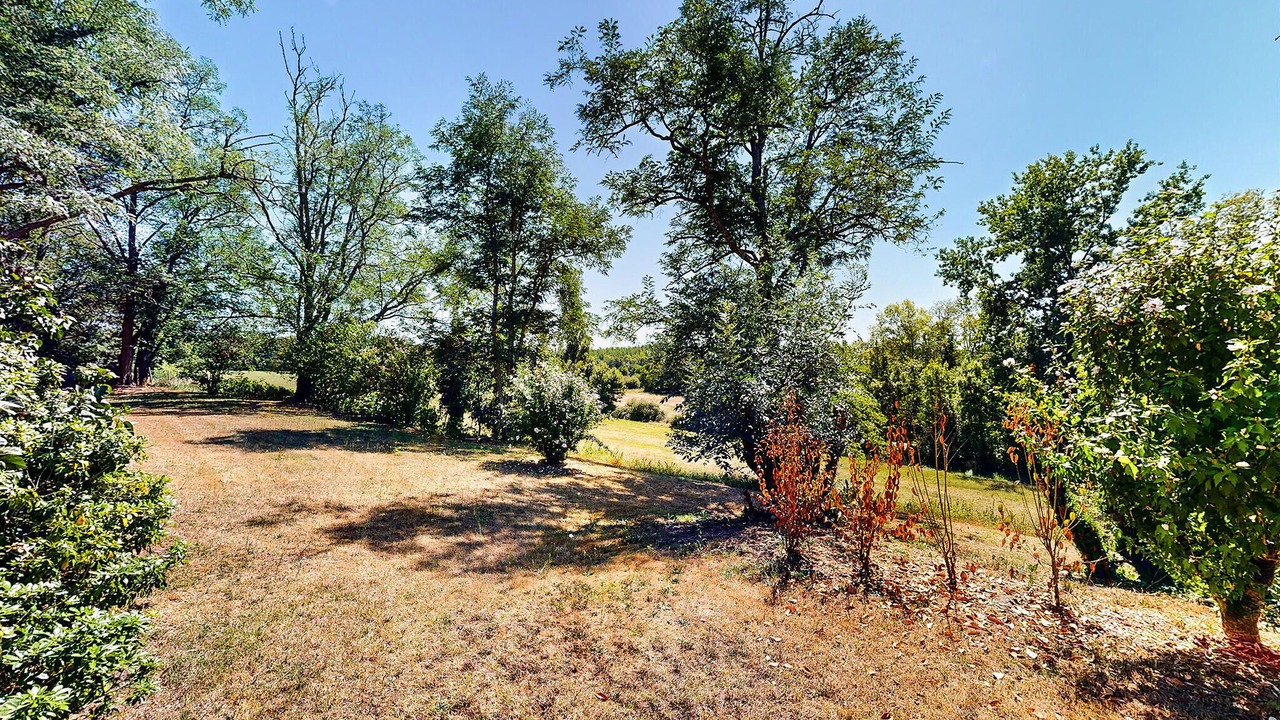 Photo of Others in Saint-Privat-des-Pres