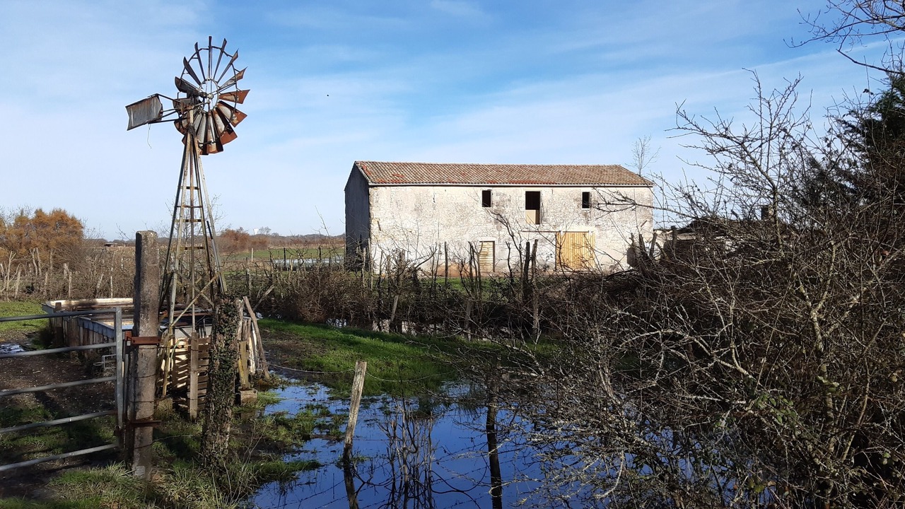Photo of Others in Grayan-Et-L'Hopital