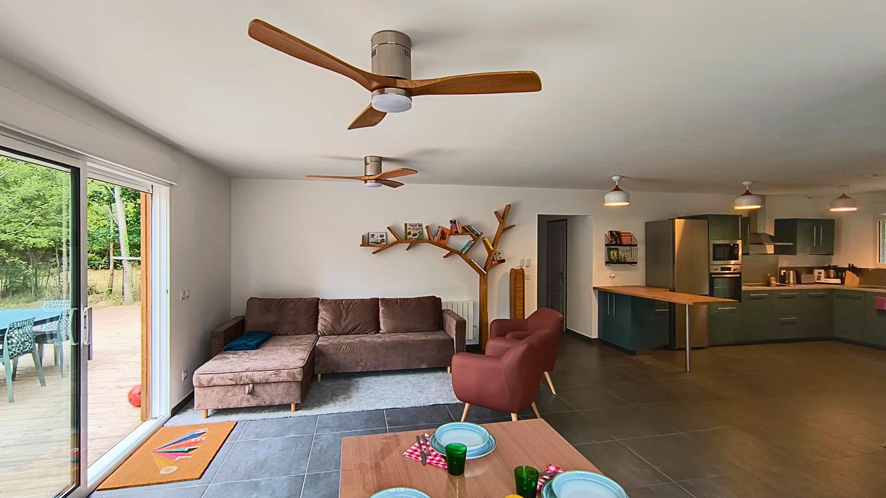 Photo of Livingroom in Grayan-Et-L'Hopital