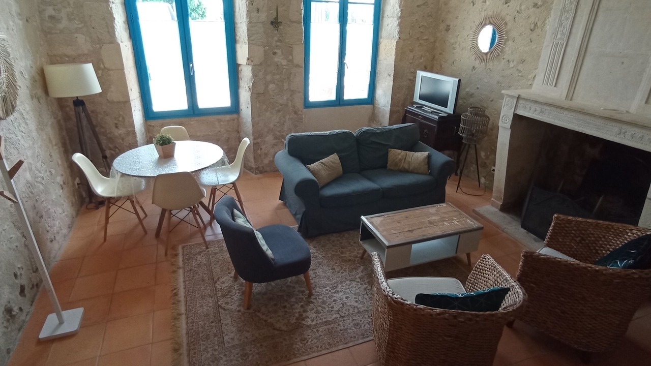 Photo of Livingroom in Mortagne-sur-Gironde