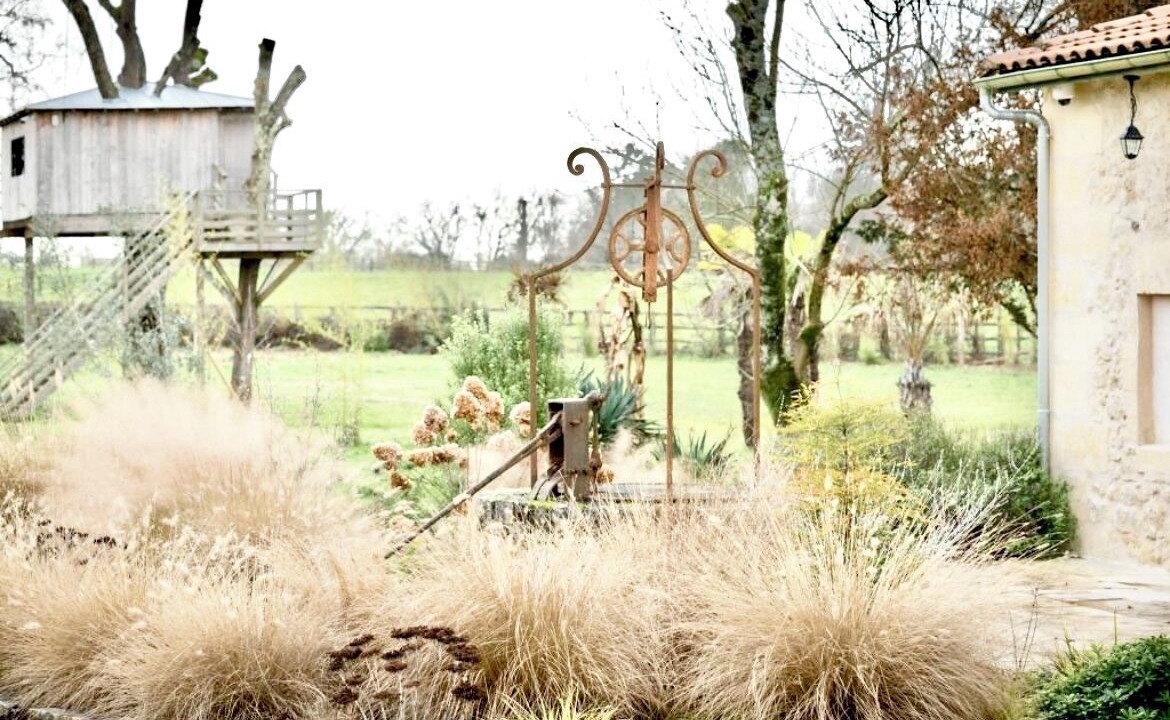 Photo of Outdoor in Tresses
