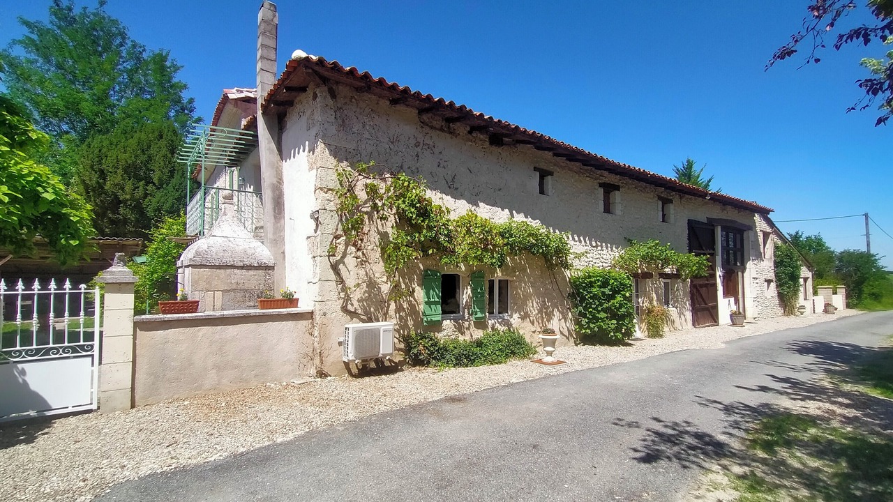 Photo of Outdoor in Bellon