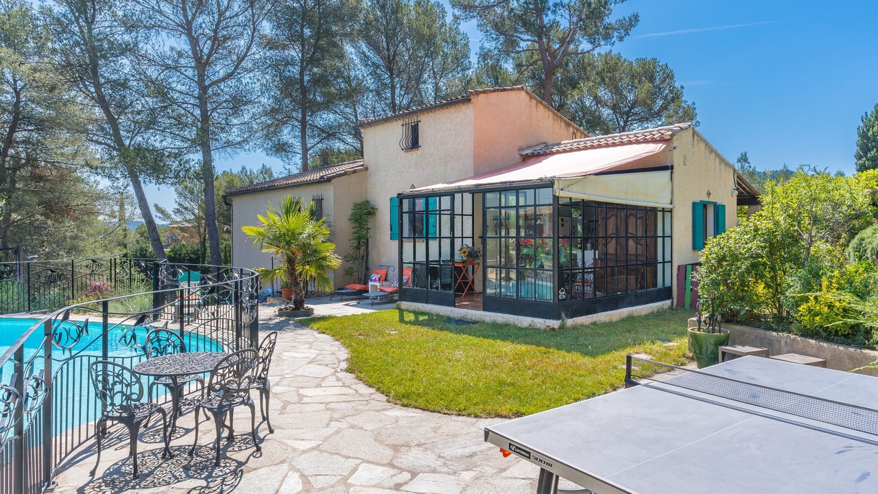 Photo of Outdoor in Peypin