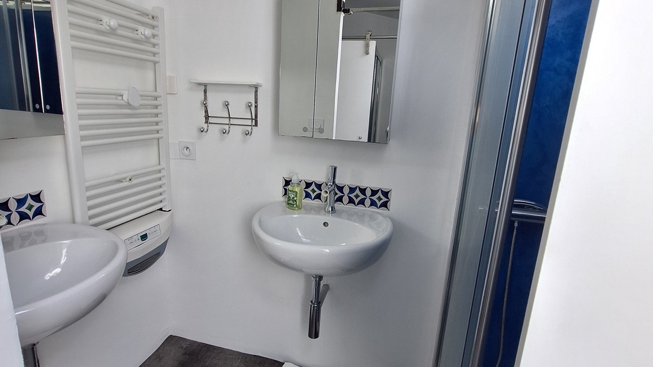 Photo of Bathroom in Lamanon
