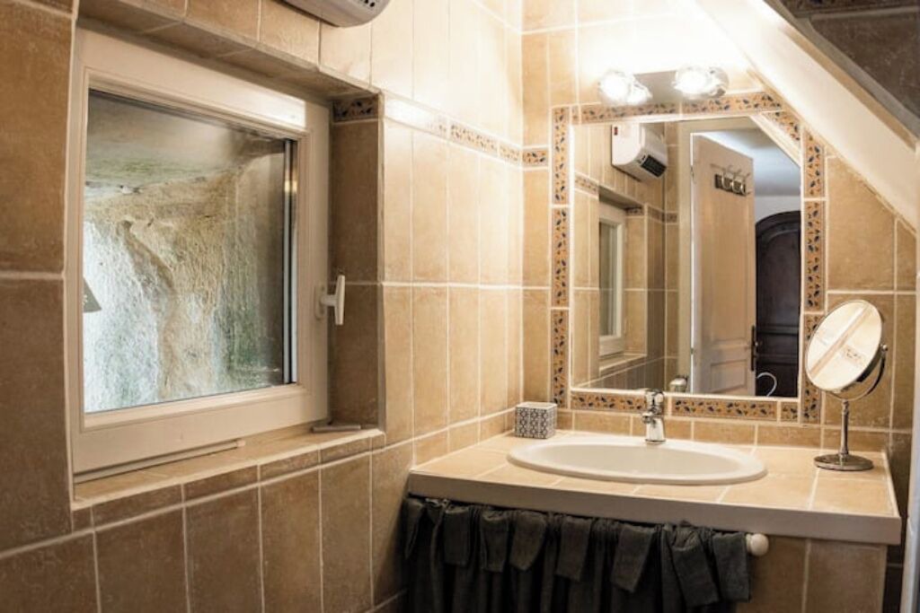 Photo of Bathroom in Saint-Hilaire-de-la-Noaille