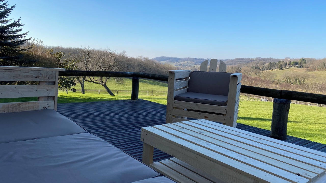 Photo of Patio Balcony in Sainte-Colombe-de-Villeneuve