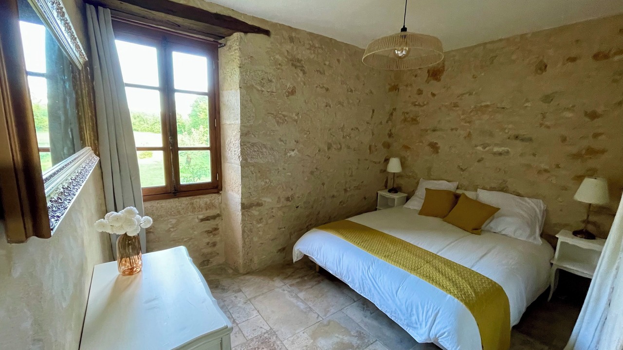 Photo of Bedroom in Saint-Aubin-de-Nabirat