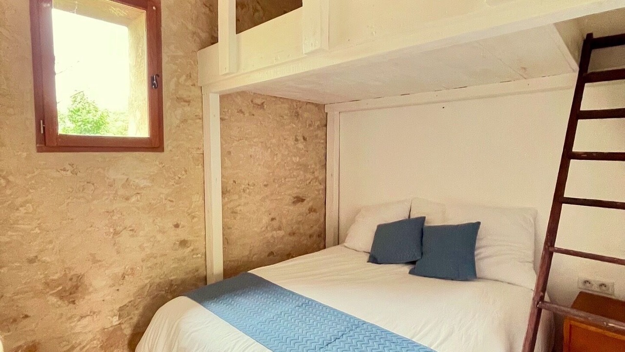 Photo of Bedroom in Saint-Aubin-de-Nabirat