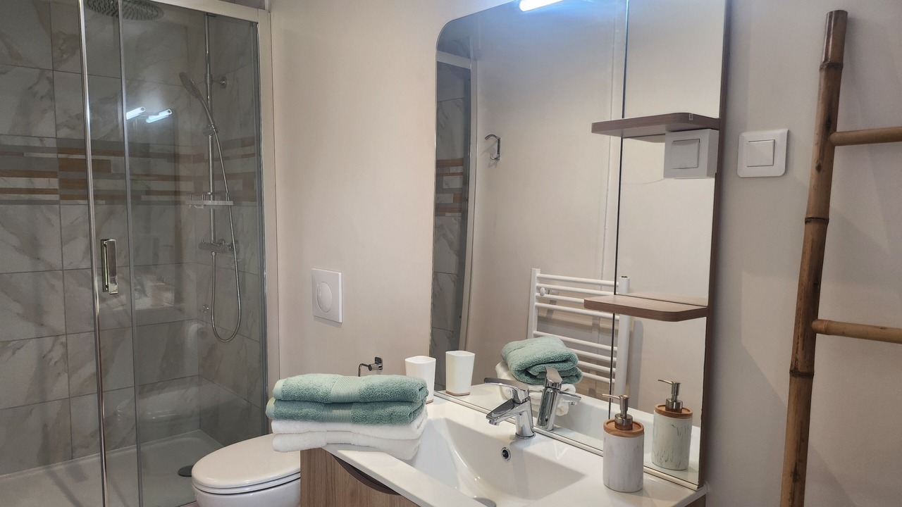 Photo of Bathroom in Saint-Leonard-de-Noblat