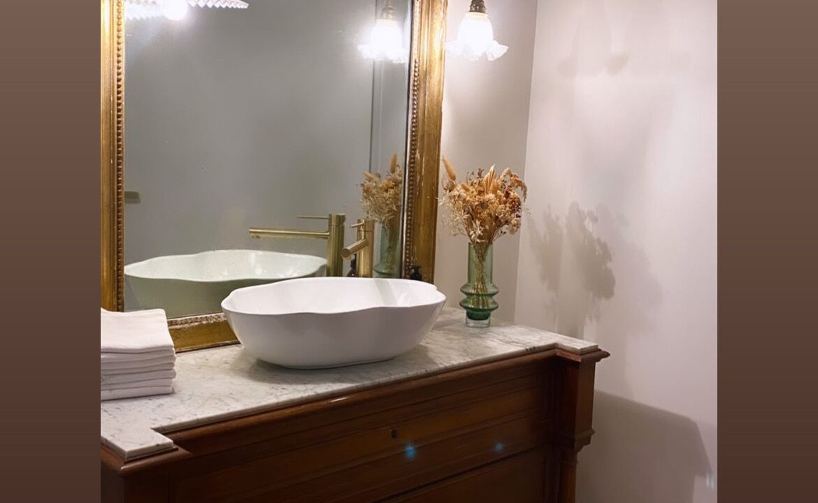 Photo of Bathroom in La Lande-de-Fronsac