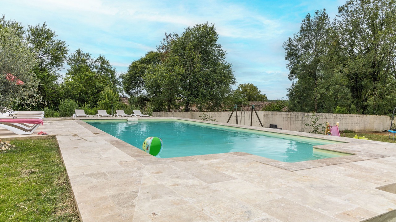 Photo of Outdoor in Sainte-Sabine-Born