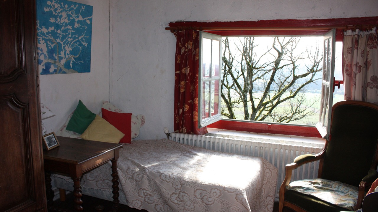 Photo of Bedroom in Queaux