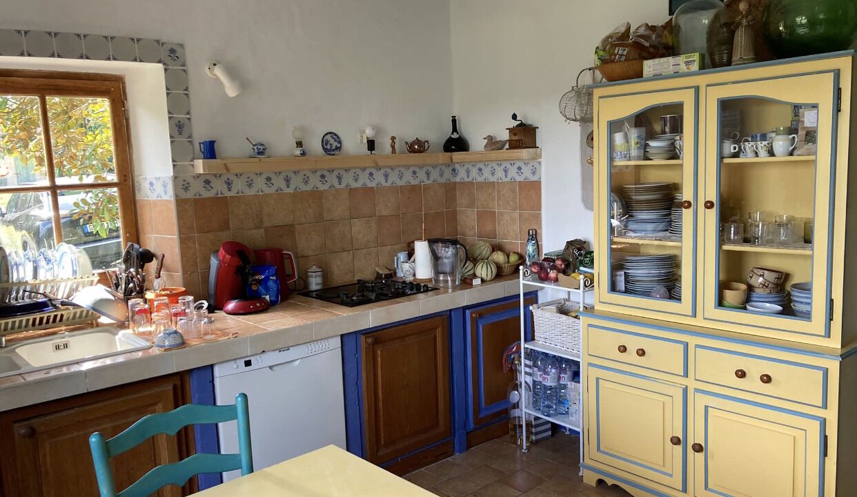 Photo of Kitchen in Queaux