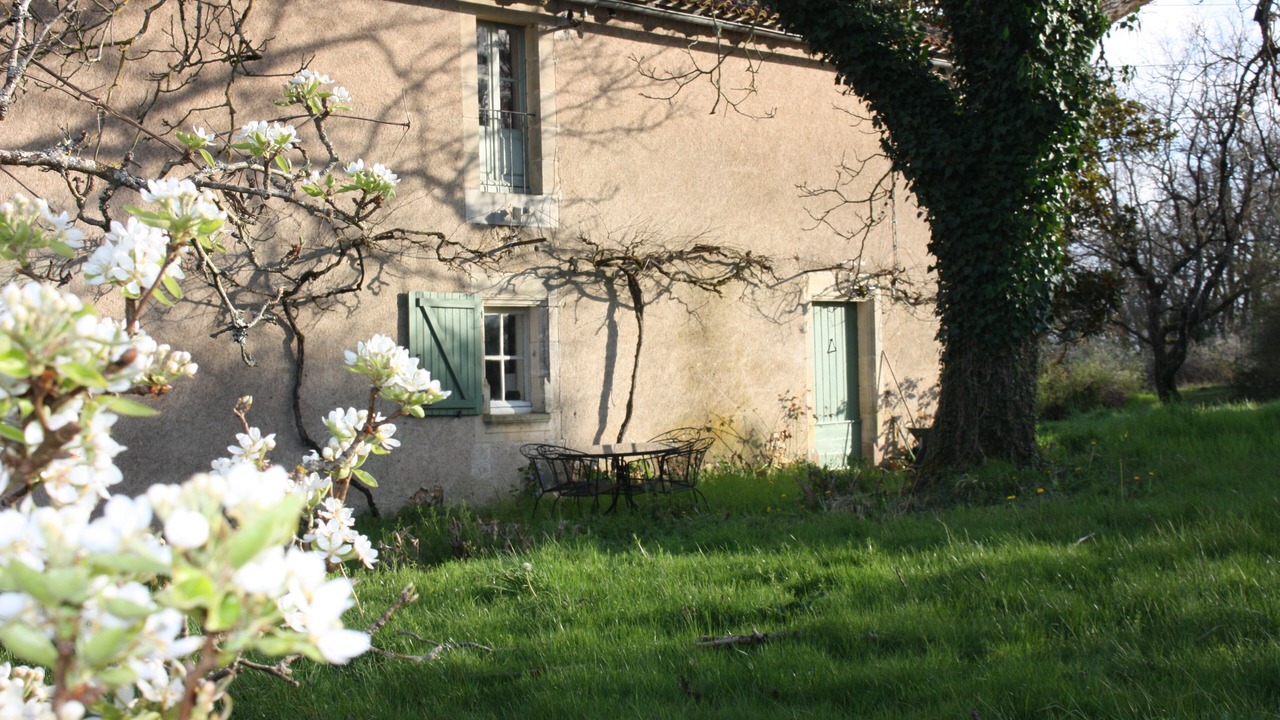 Photo of Outdoor in Queaux