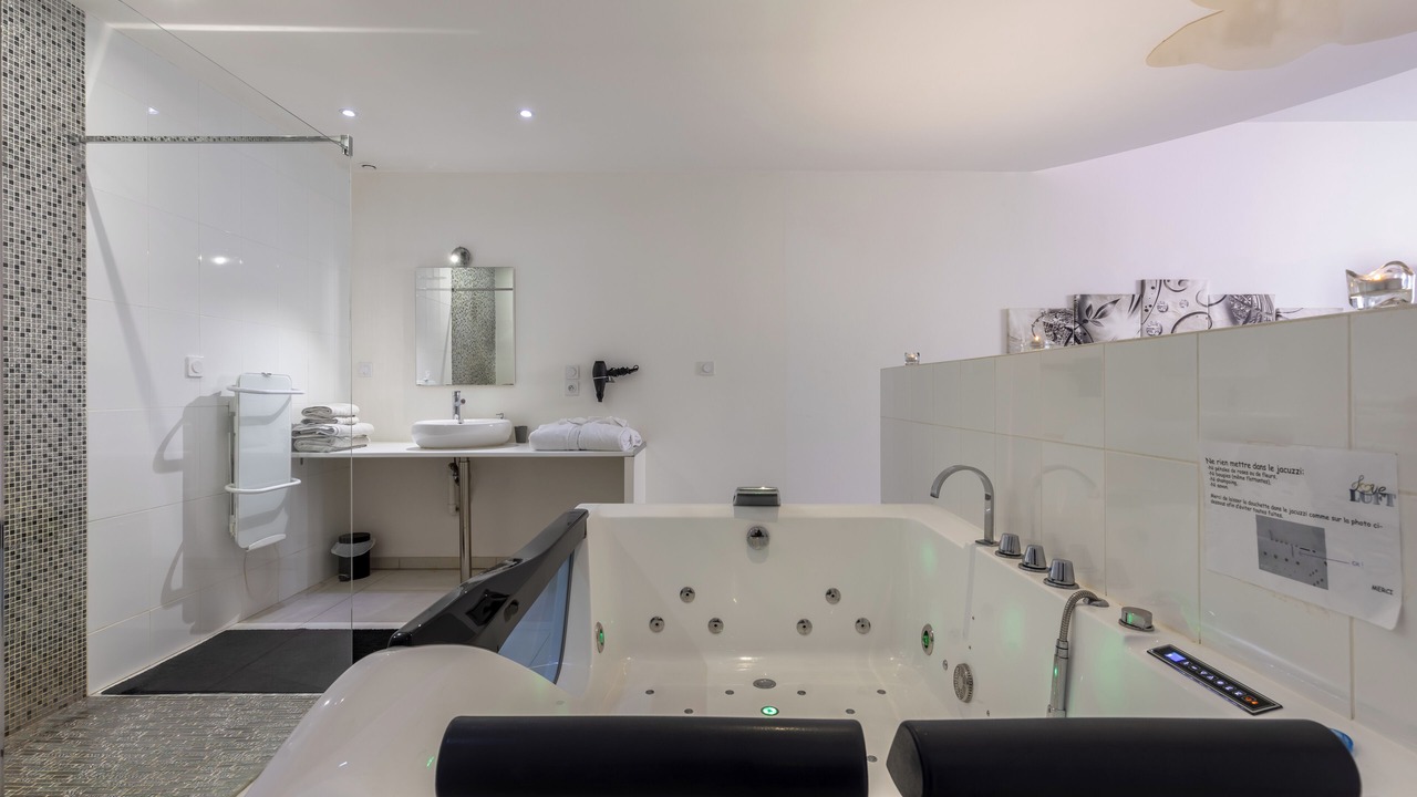 Photo of Bathroom in Victor Hugo - Saint-Augustin