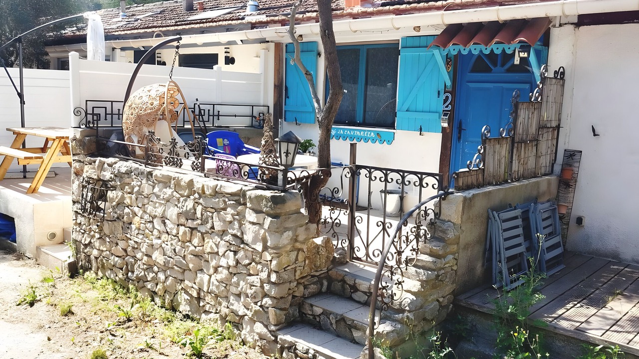 Photo of Outdoor in Niolon