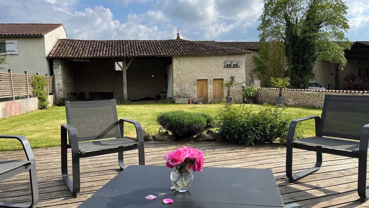 Photo of Patio Balcony in Montils