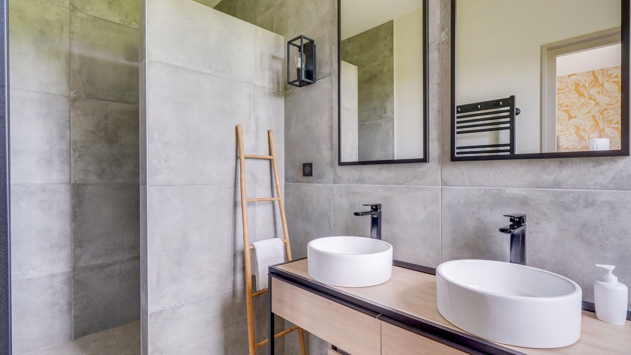 Photo of Bathroom in Robins Bay