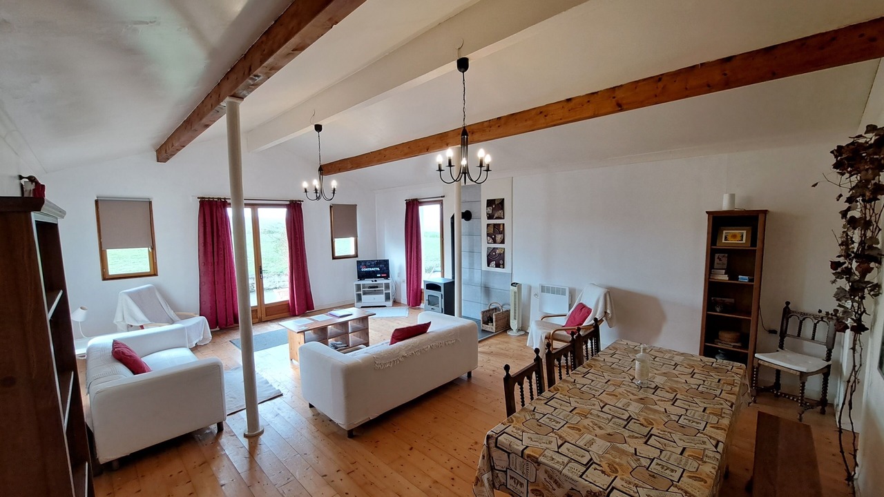 Photo of Livingroom in Saint-Pierre-de-Juillers