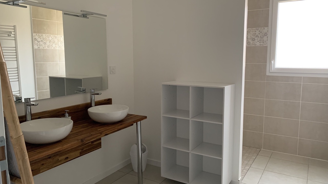 Photo of Bathroom in Jaunay-Marigny