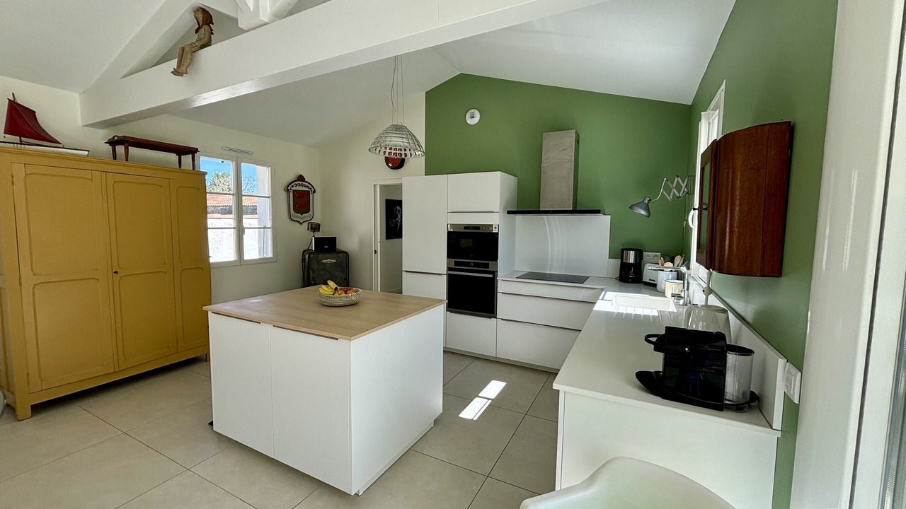 Photo of Kitchen in Domino