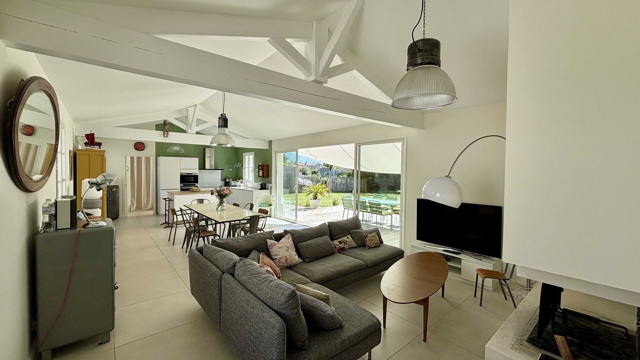 Photo of Livingroom in Domino