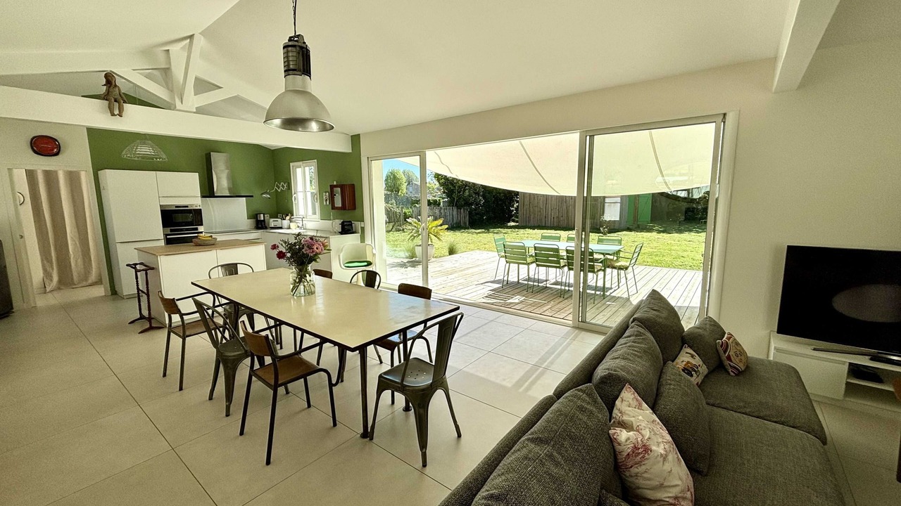 Photo of Livingroom in Domino