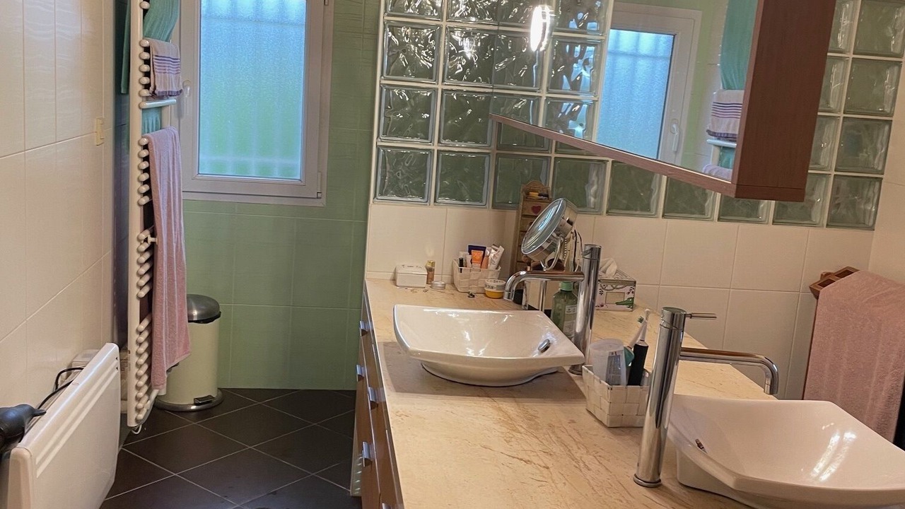 Photo of Bathroom in Saint-Andre-de-Cubzac