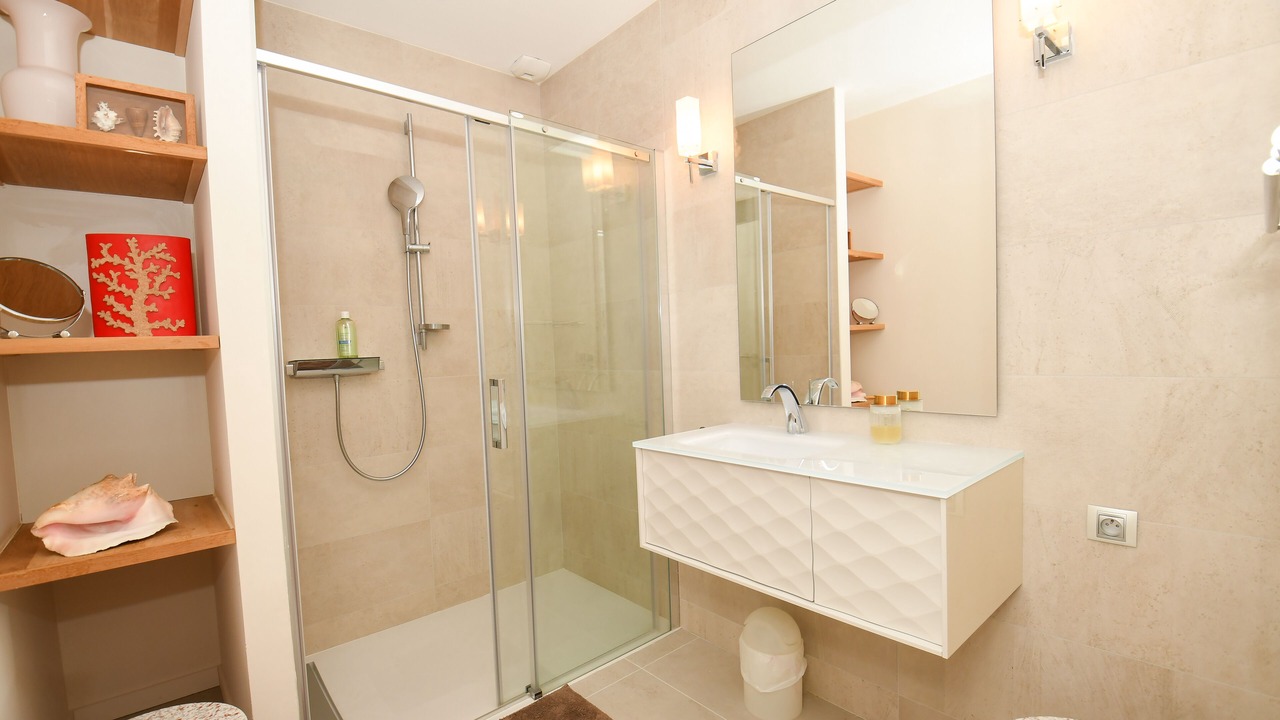 Photo of Bathroom in Royan