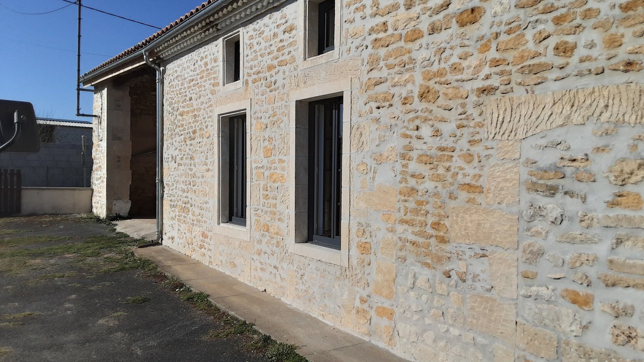 Photo of Outdoor in Montpellier de Medillan