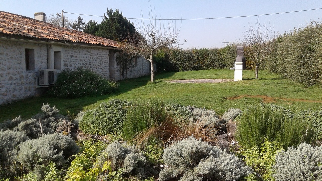 Photo of Outdoor in Montpellier de Medillan