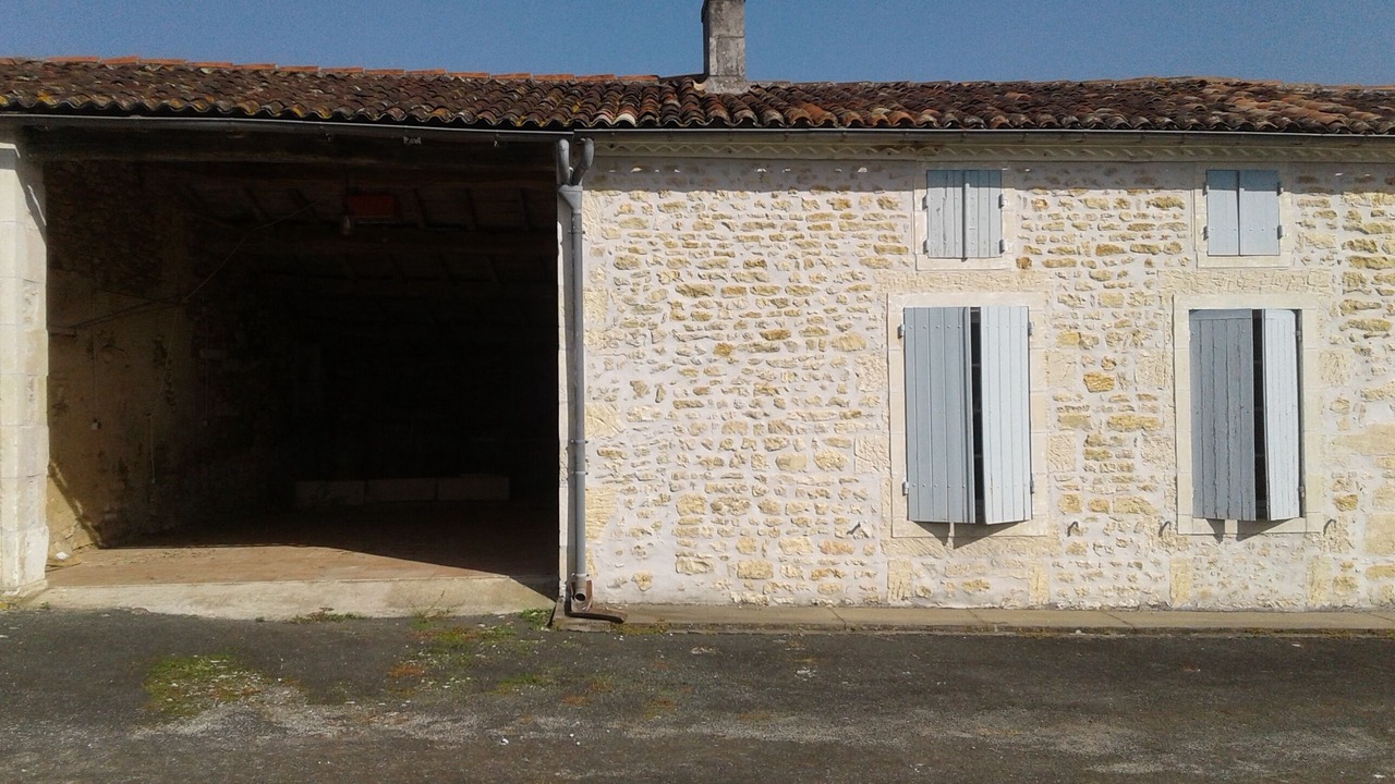 Photo of Outdoor in Montpellier de Medillan