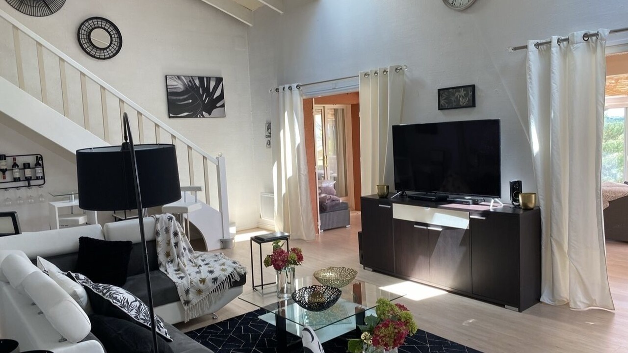 Photo of Livingroom in Sainte-Croix-Du-Mont