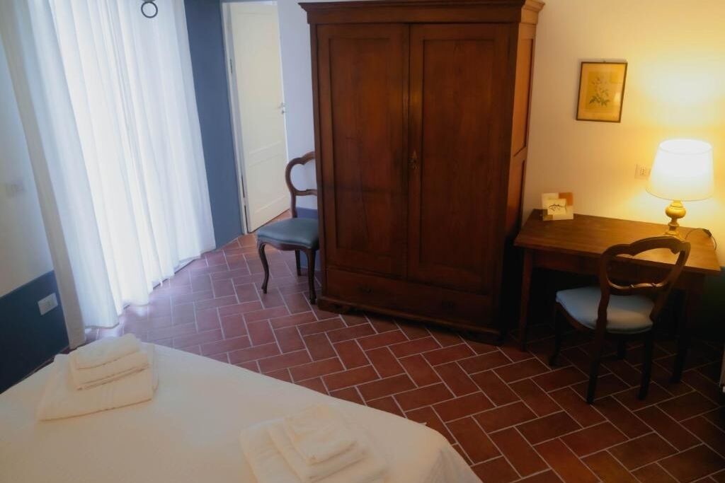 Photo of Bedroom in Lari