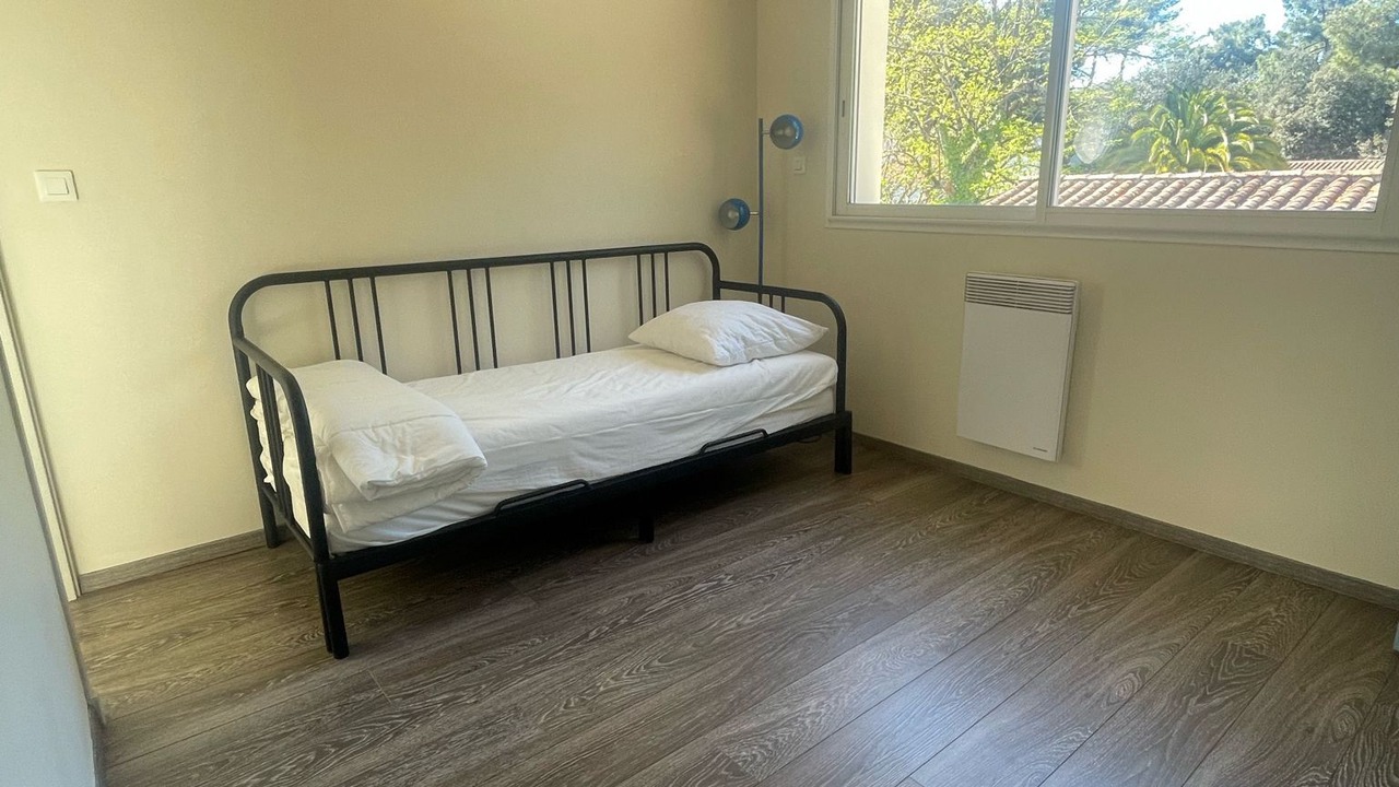 Photo of Bedroom in Domino