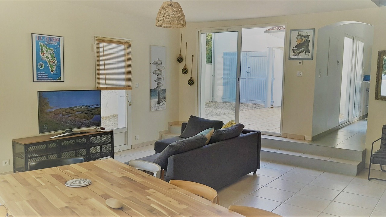 Photo of Livingroom in Domino