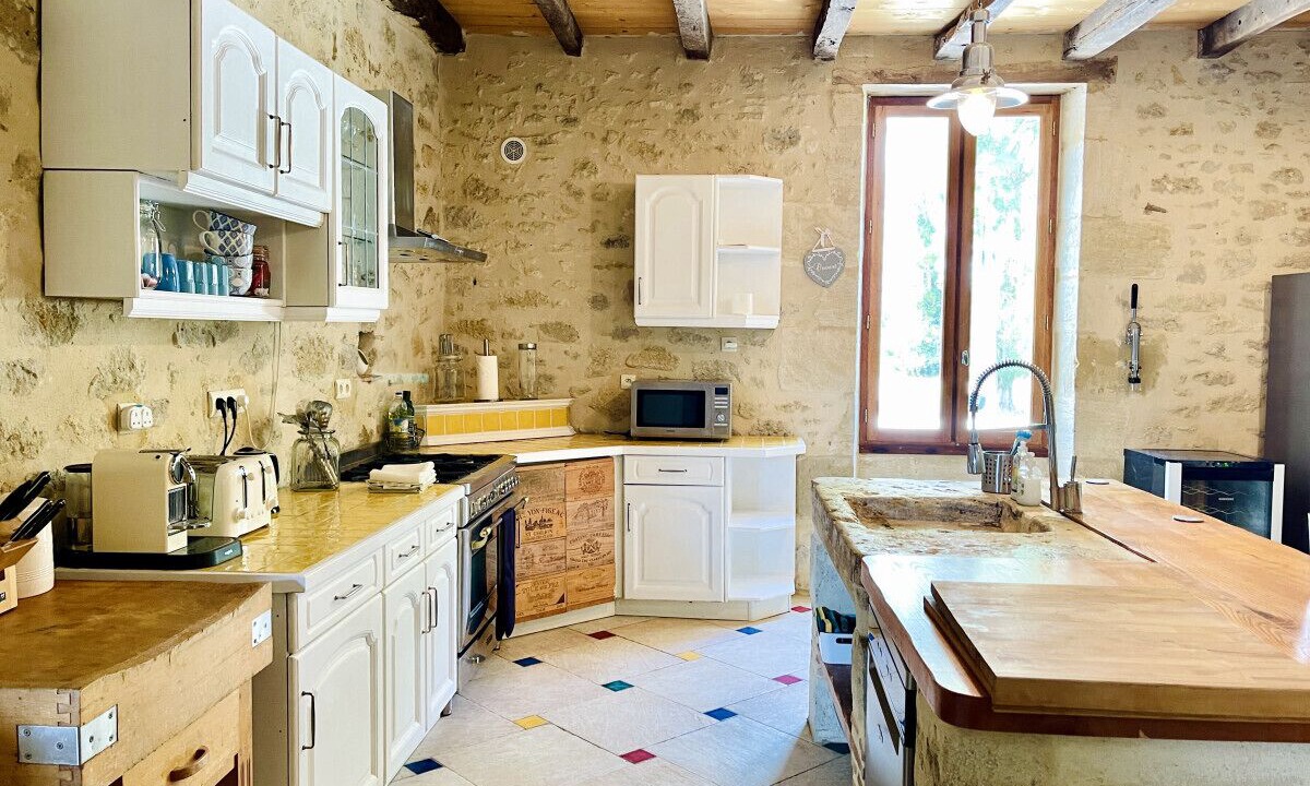 Photo of Kitchen in Cours-de-Monsegur