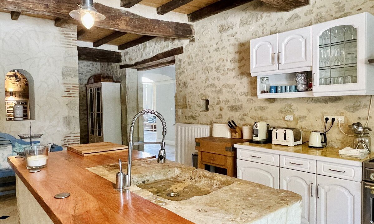 Photo of Kitchen in Cours-de-Monsegur